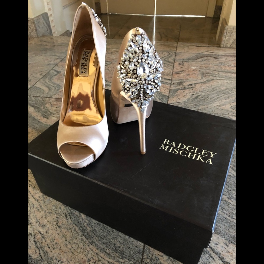 Badgley Mischka Pumps